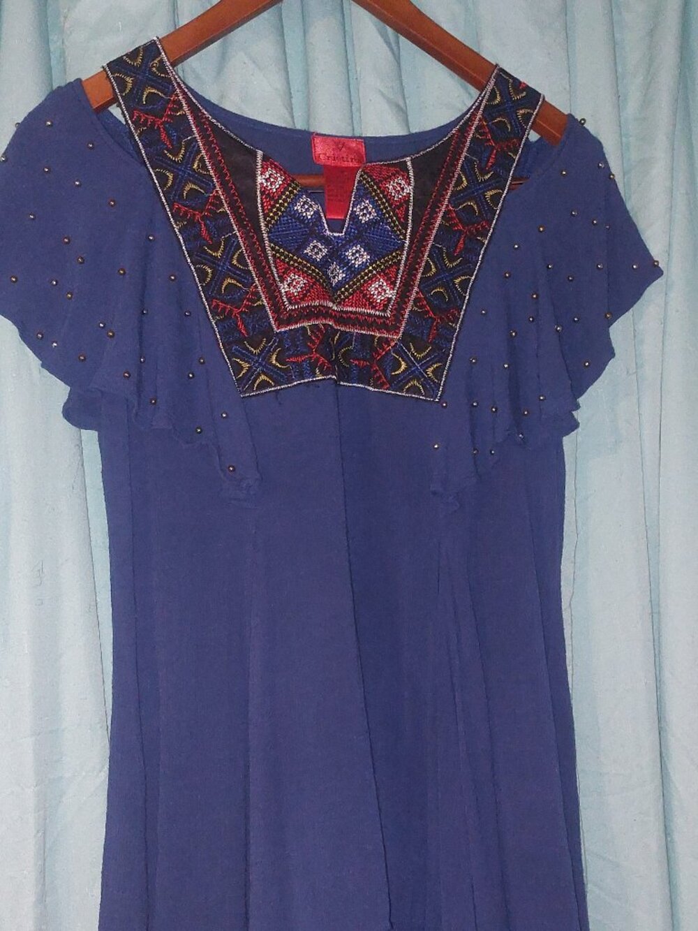 V Christina Cold-Shoulder Tunic Top Medium